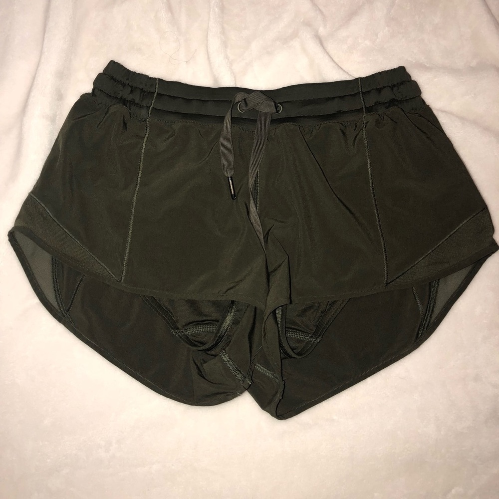 Lululemon Hotty Hot short